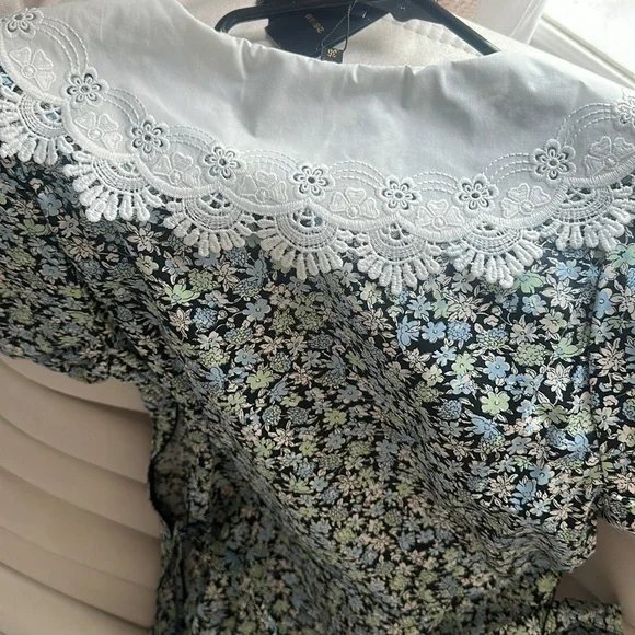 Maje Floral Mini Dress with White Lace Collar - Picture 4 of 7